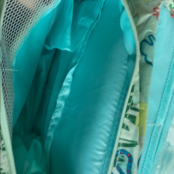 Toiletry Travel Case with Hook - Picture 4 of 9